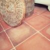 Carrelage terre cuite à l’ancienne.